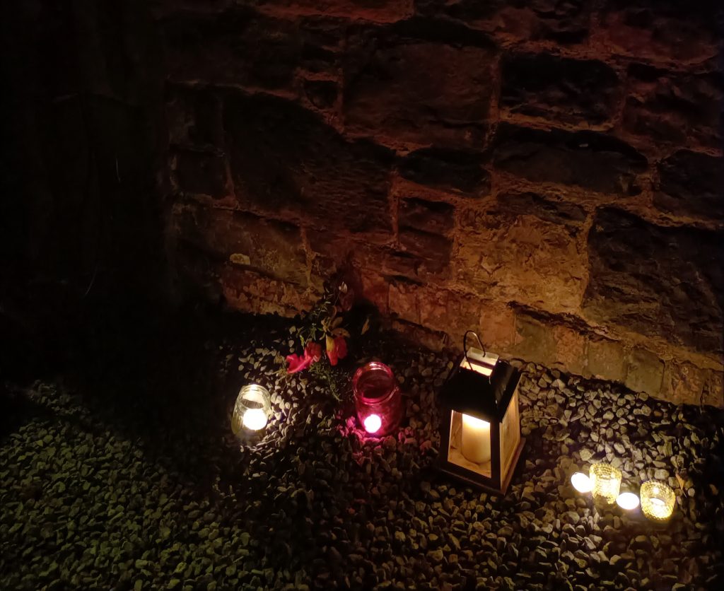 Protest in Harmony in Greyfriars Kirkyard 